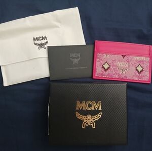 **🟣SOLD🟣**MCM Hot Pink Card Holder